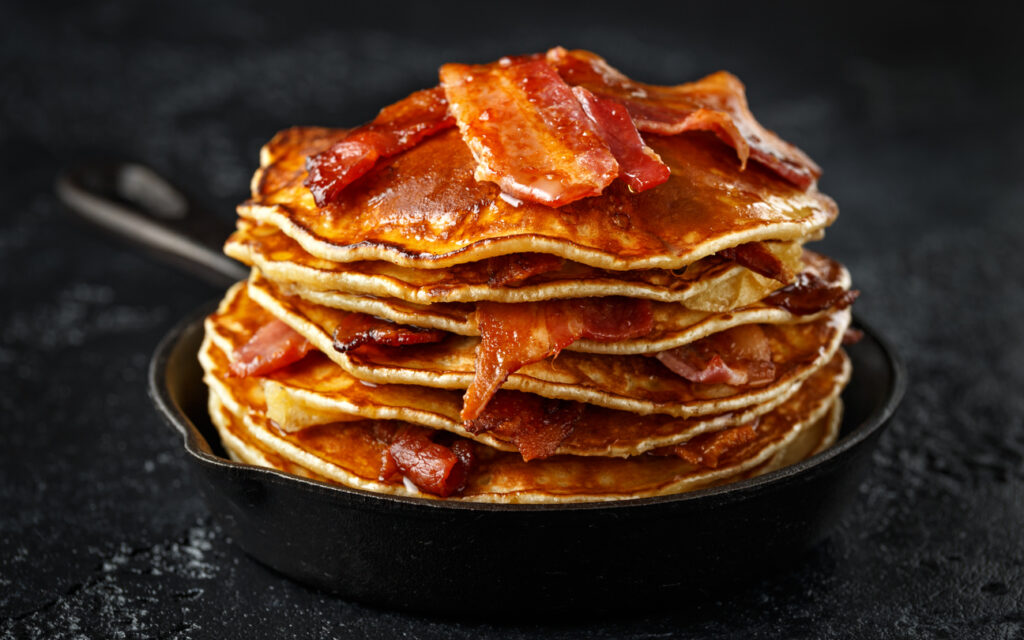 Speckpfannkuchen mit Mirabellenkompott