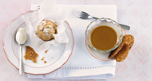 Schokoladen-Moelleux und gebrannte Creme von Milchschokolade und Earl Grey