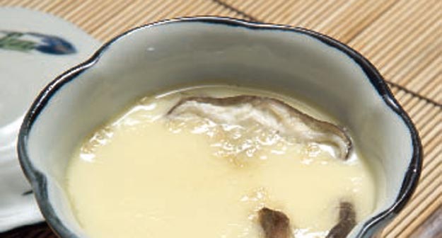 Chawanmushi: Ei-Eintopfgericht mit Gedämpftem Gemüse