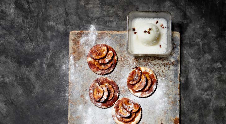 Mit Gazen räuchern – Apfel-Eis mit Marroni-Tarte-Tatin