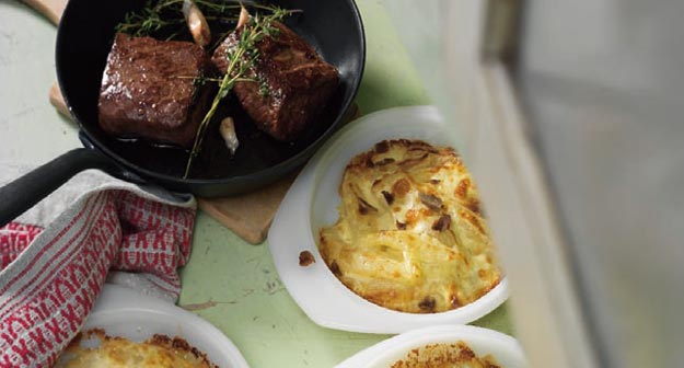 Gratin mit Trüffel, Teltower Rübchen, Mairübchen oder anderen kleinen Navetten