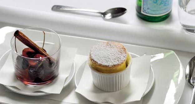 Mascarponesouffle mit Kirschen-Vanille Kompott