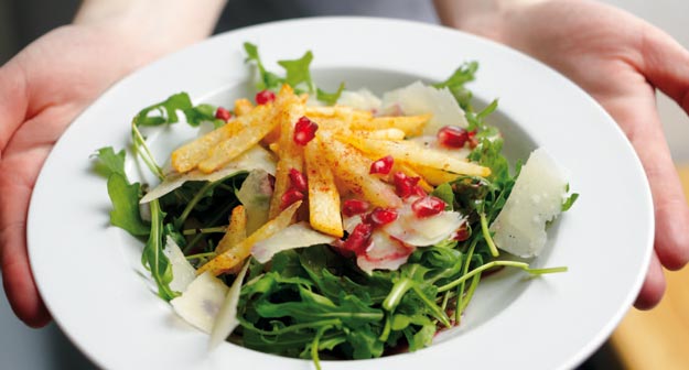 Rezept Ruccolasalat mit Parmesan, Granatäpfeln und Yam frites | marmite