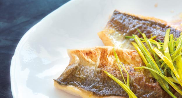 Lauwarm marinierte Balchenfilets mit Lauch