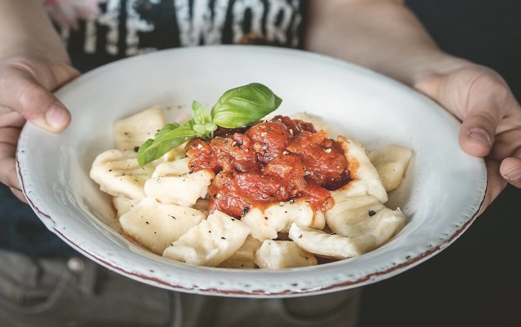 Ricotta-Gnocchi mit einfachem Tomatensugo