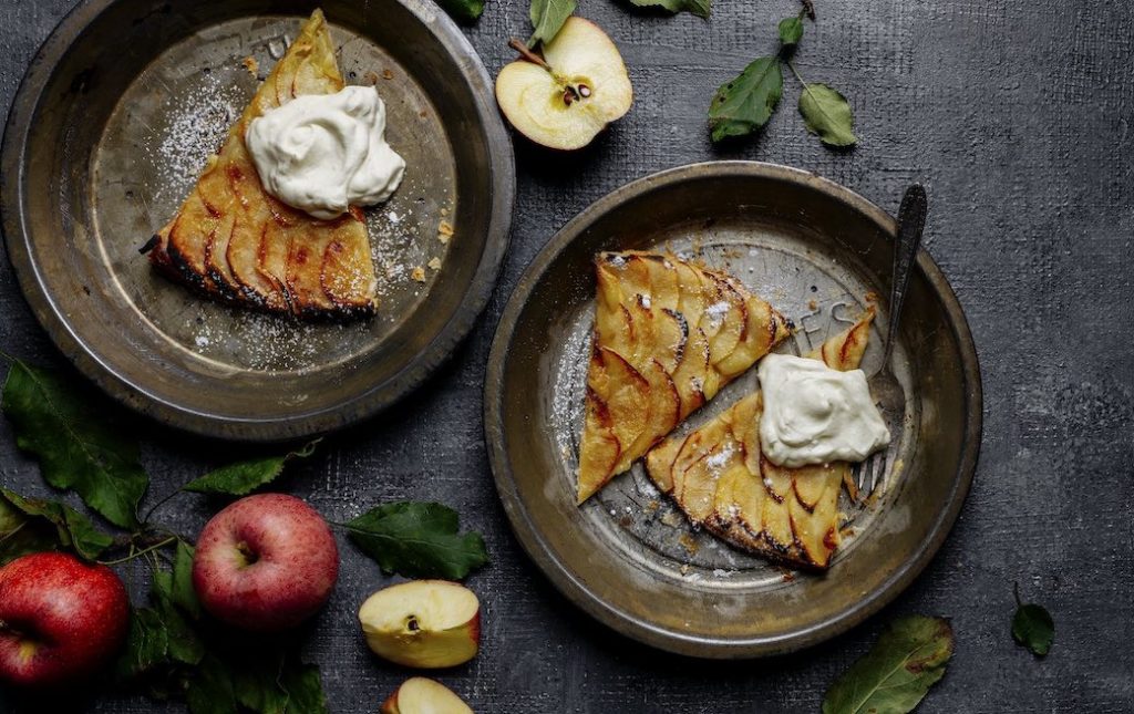 Tarte aux pommes mit Vanilleschaum