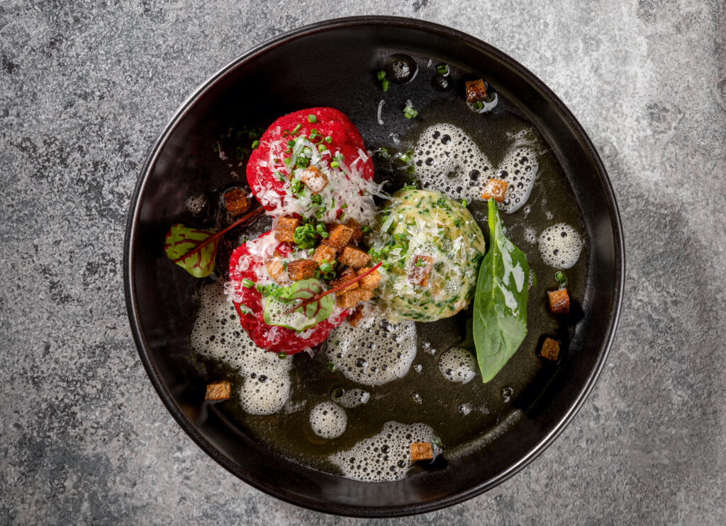 Rote-Bete- und Spinat-Knödel mit Butterglasur