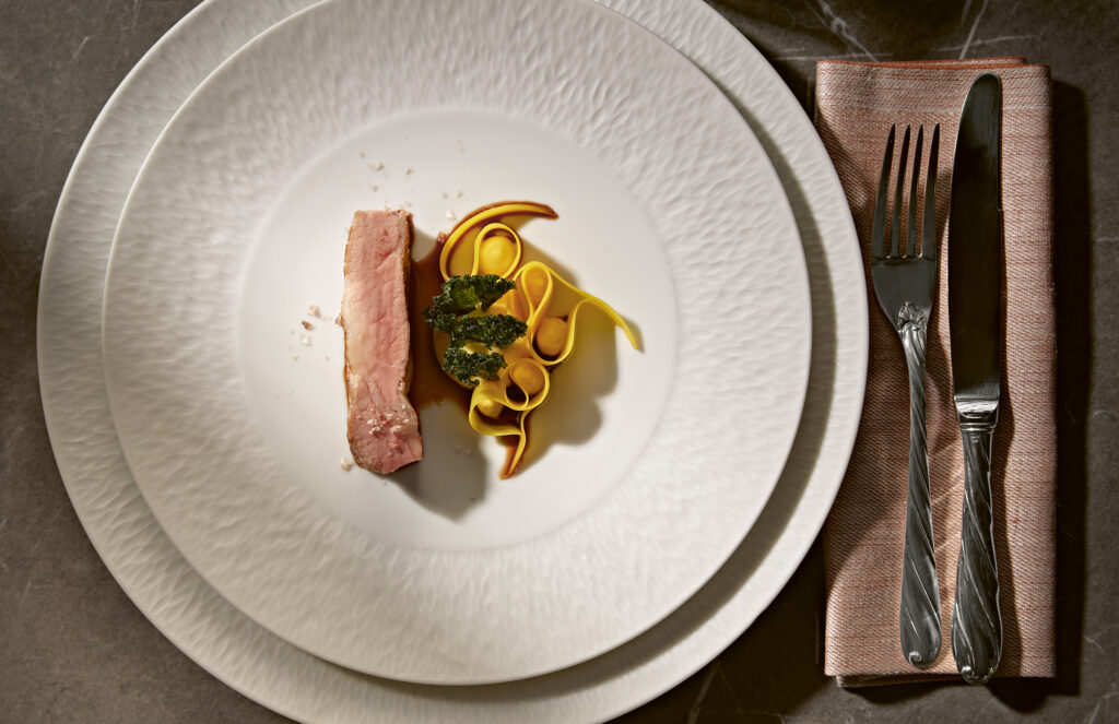 Secreto Ibérico mit Pfälzer Karotte und Kale-Chips